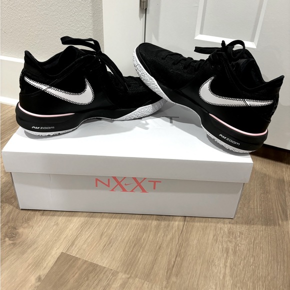 Lebrons next gen! - Picture 1 of 5